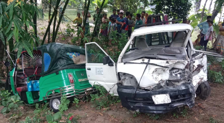 উল্লাপাড়ায় পিকআপ ভ্যানচাপায় অটোরিকশার যাত্রী ও চালক নিহত